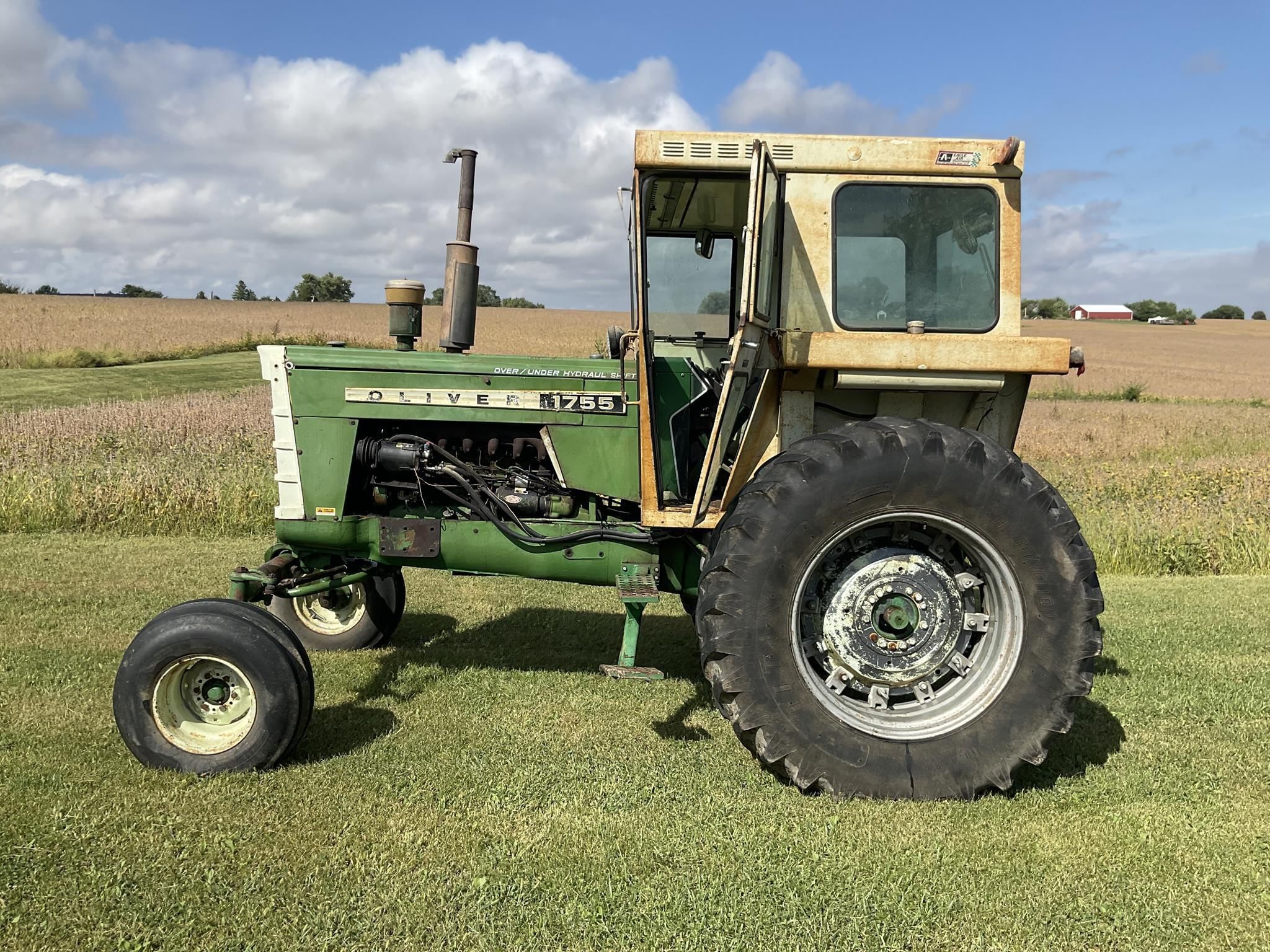 1974 Oliver 1755 Equipment Image0