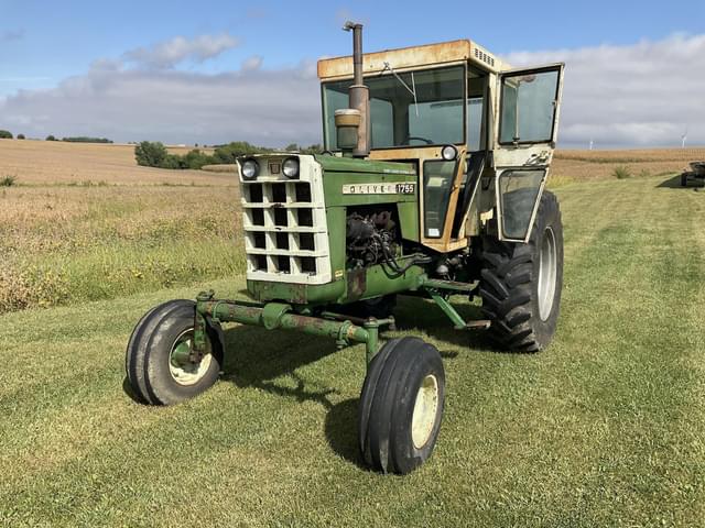 Image of Oliver 1755 equipment image 2