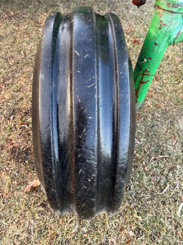 Image of Oliver 1855 equipment image 4