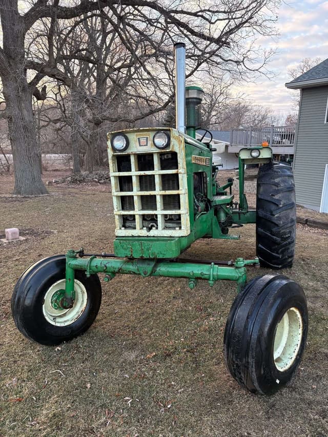 Image of Oliver 1855 equipment image 1