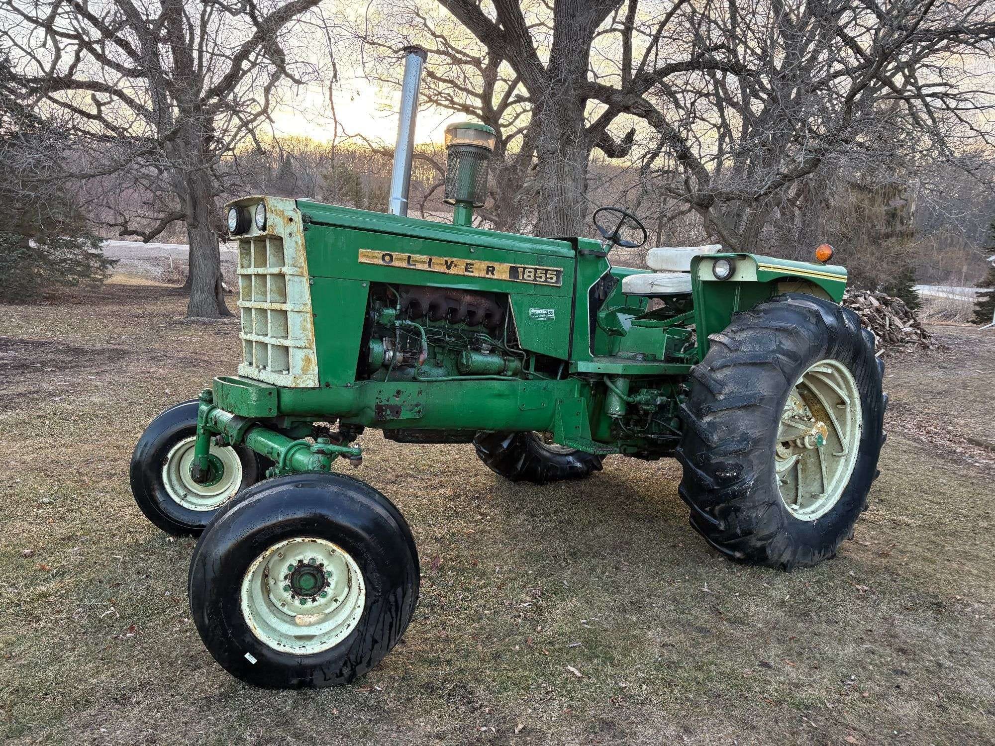 1974 Oliver 1855 Equipment Image0