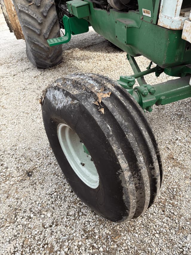 Image of Oliver 2255 equipment image 4