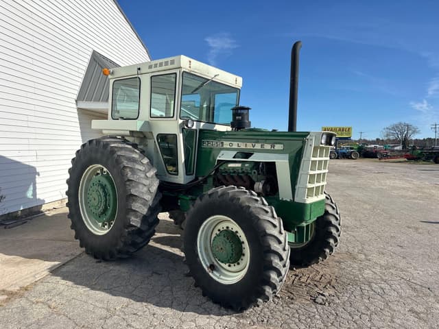 Image of Oliver 2255 equipment image 4