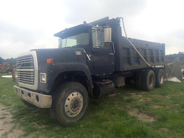 1975 Ford F-9000 Equipment Image0