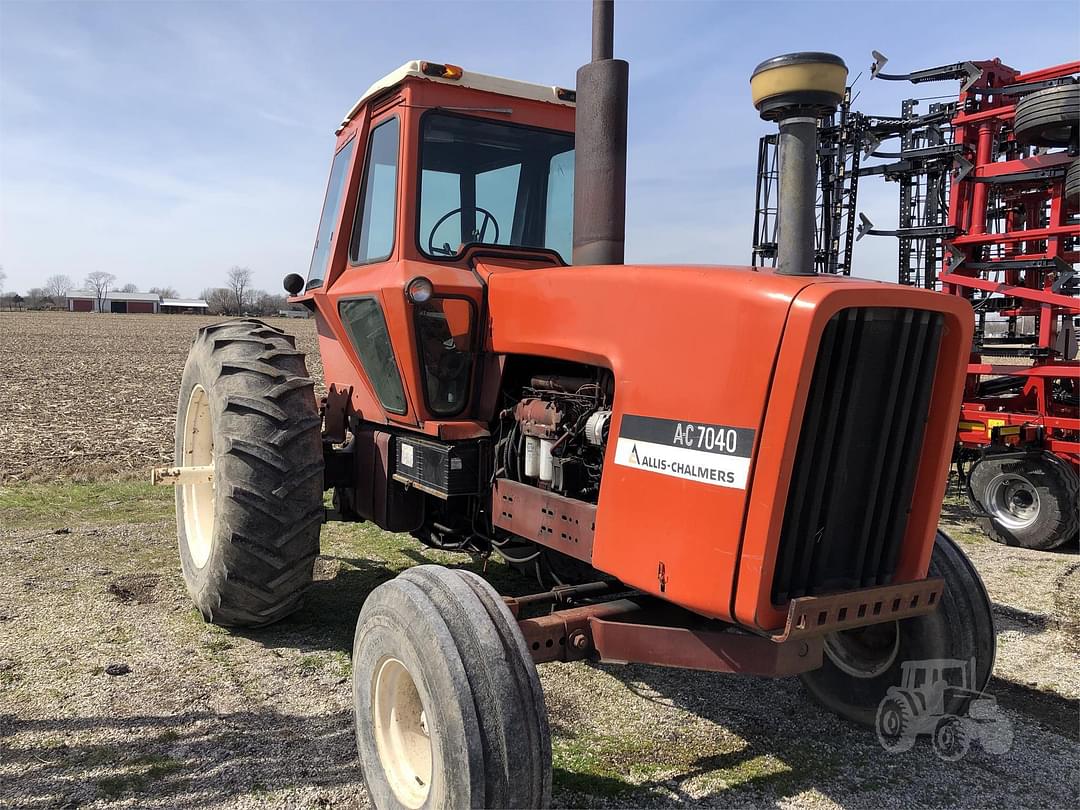 Image of Allis Chalmers 7040 Primary image