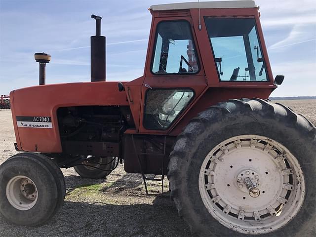 Image of Allis Chalmers 7040 equipment image 3