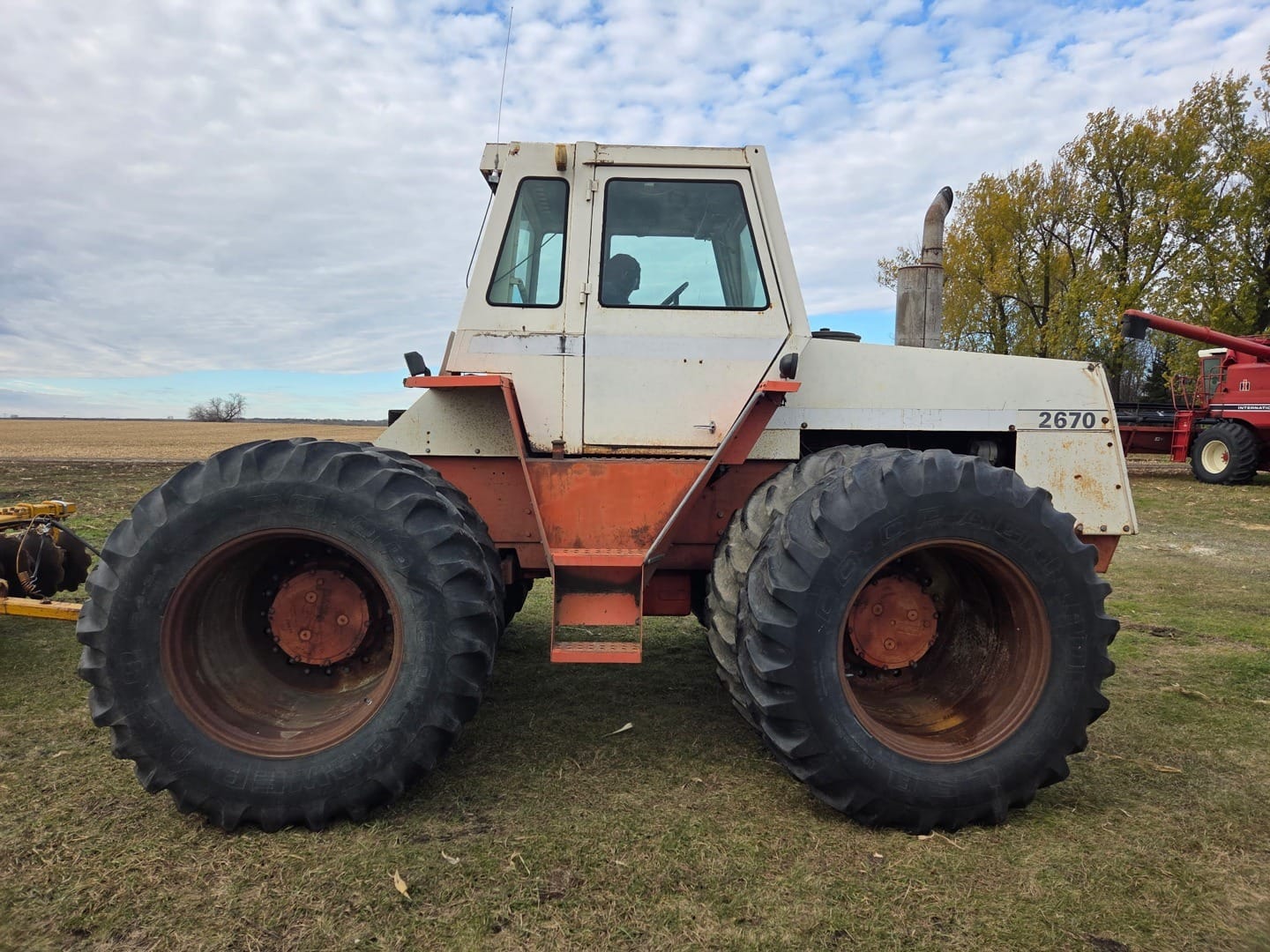 1975 J.I. Case 2670 Equipment Image0