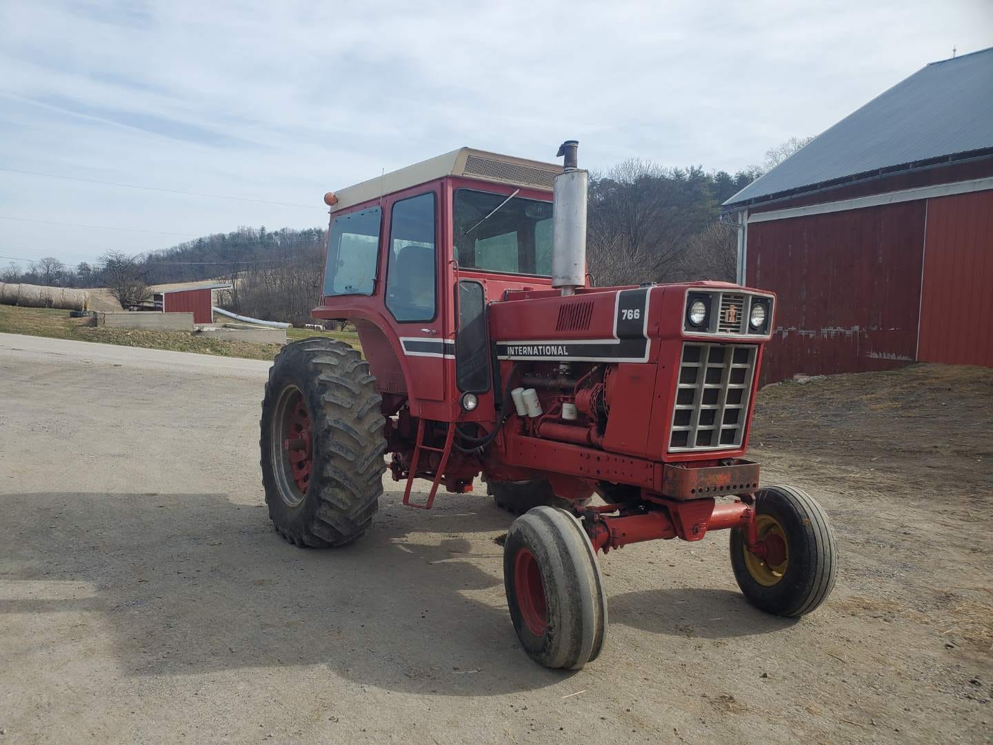 Main image International Harvester 766