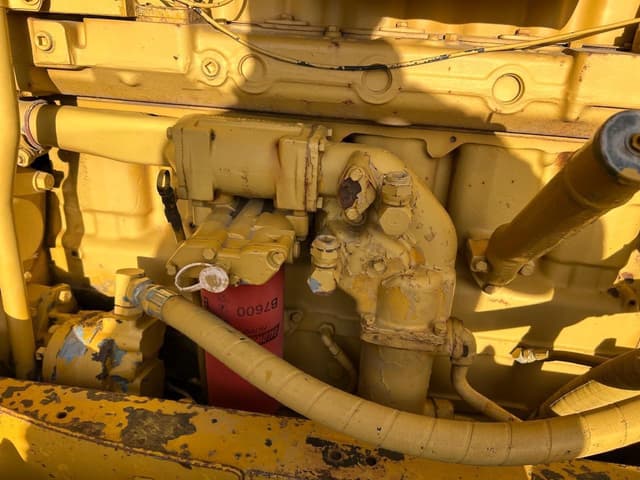 Image of Caterpillar D6C equipment image 4