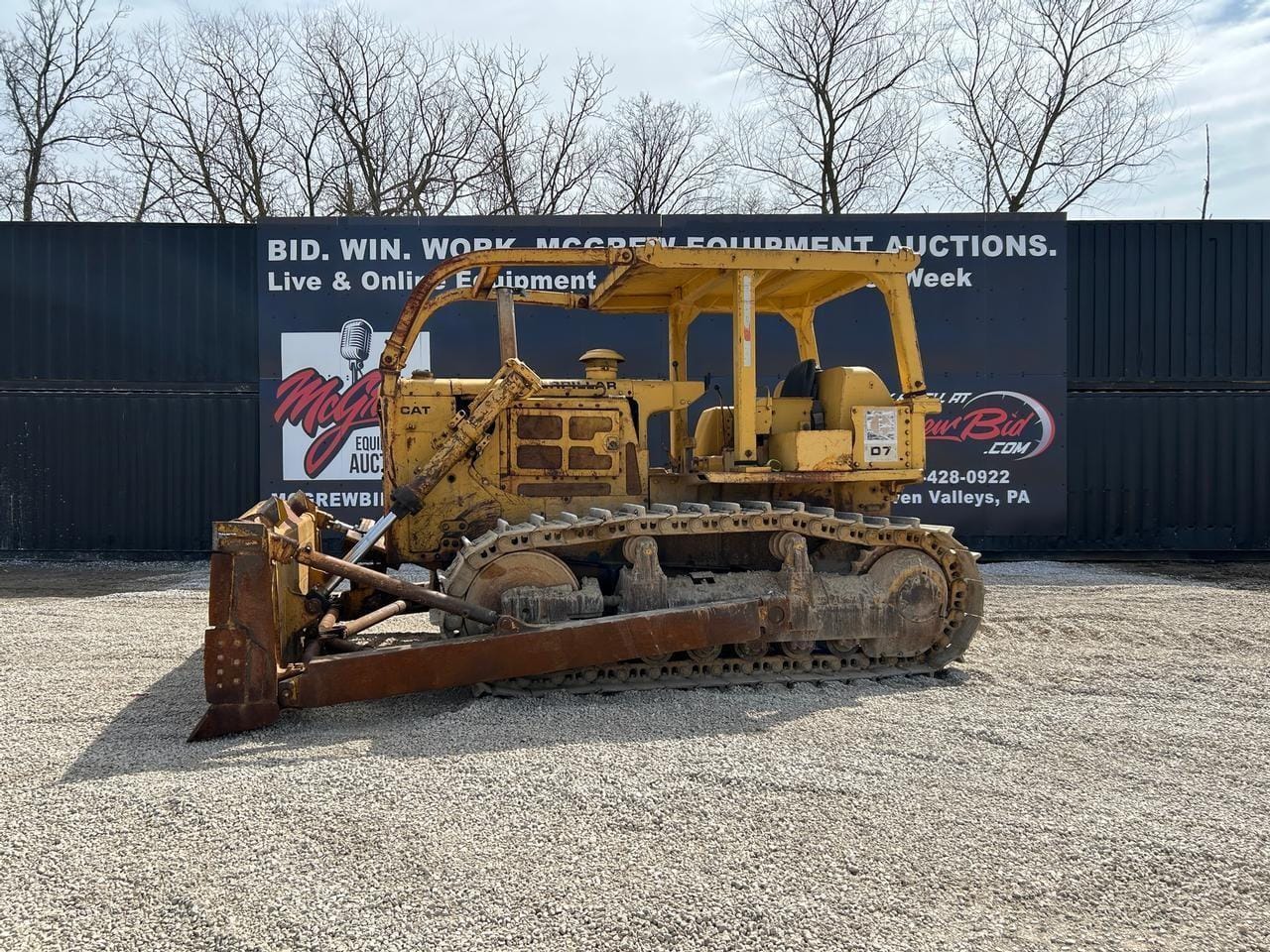 1975 Caterpillar D7F Equipment Image0