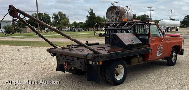 Image of Chevrolet C30 equipment image 4