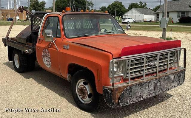 Image of Chevrolet C30 equipment image 2