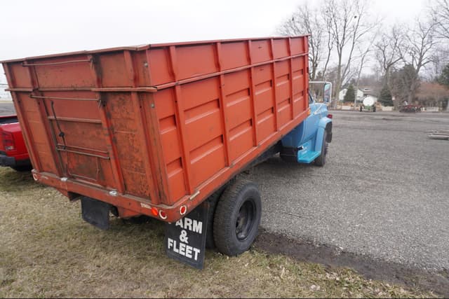 Image of Chevrolet C60 equipment image 2