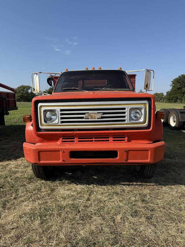 Image of Chevrolet C60 equipment image 1