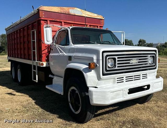 Image of Chevrolet C65 equipment image 2