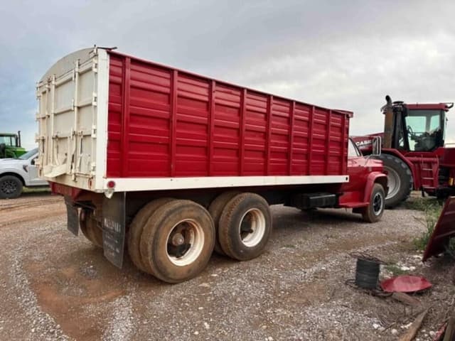 Image of Chevrolet C65 equipment image 3