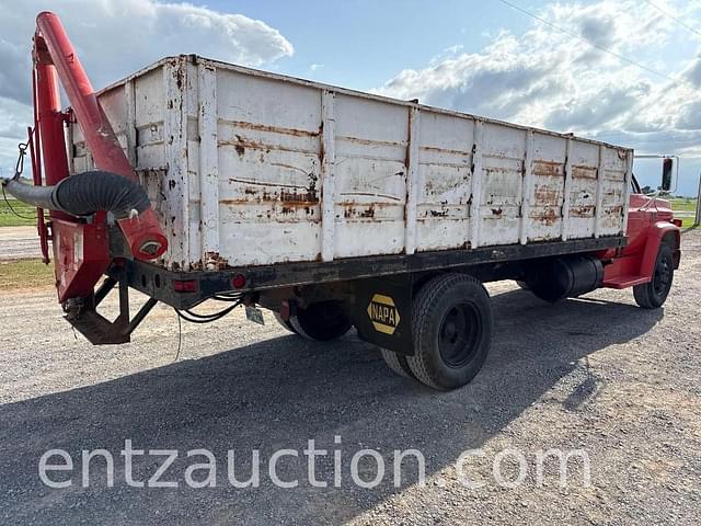 Image of Chevrolet C60 equipment image 4