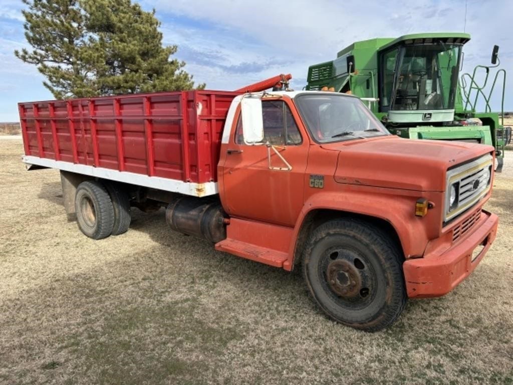 1975 Chevrolet C60 Equipment Image0