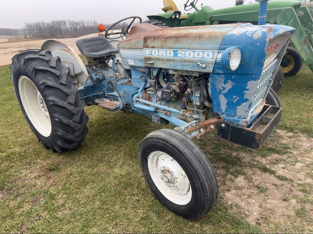 Image of Ford 2000 equipment image 2