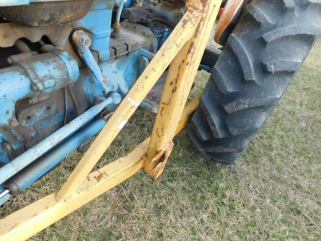 Image of Ford 3000 equipment image 4