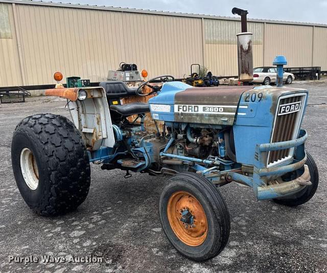 Image of Ford 3600 equipment image 2