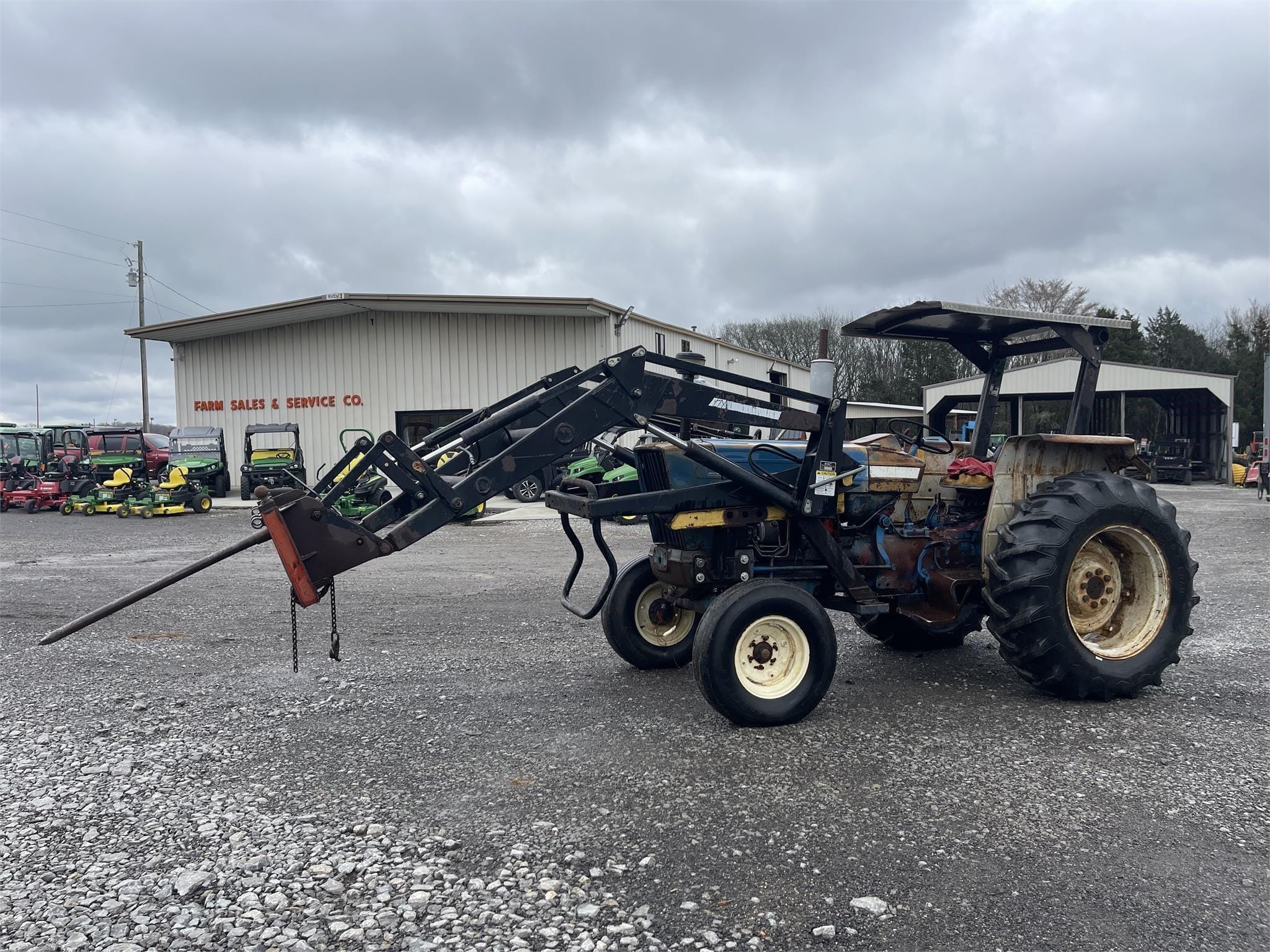 1975 Ford 5600 Equipment Image0