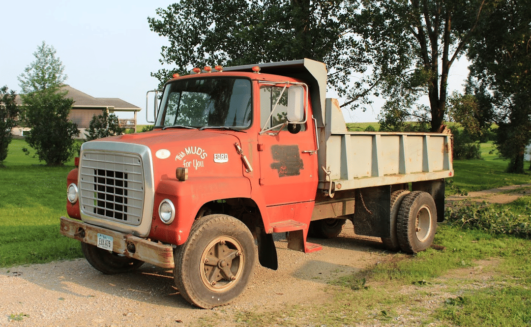 Image of Ford 700 Image 0