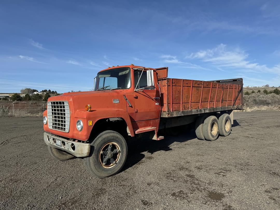 Image of Ford F-800 Primary image