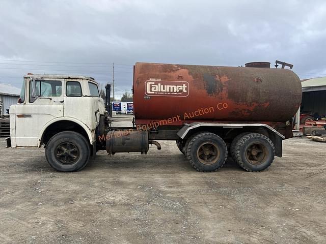 Image of Ford 8000 equipment image 1