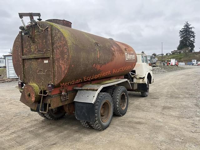 Image of Ford 8000 equipment image 4