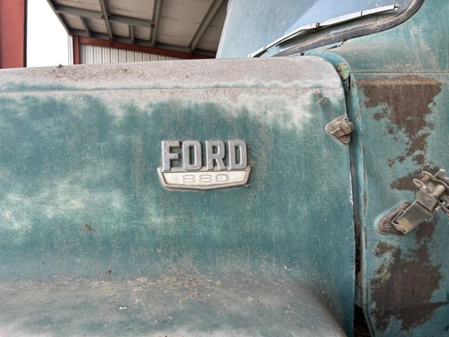 Image of Ford 880 equipment image 4