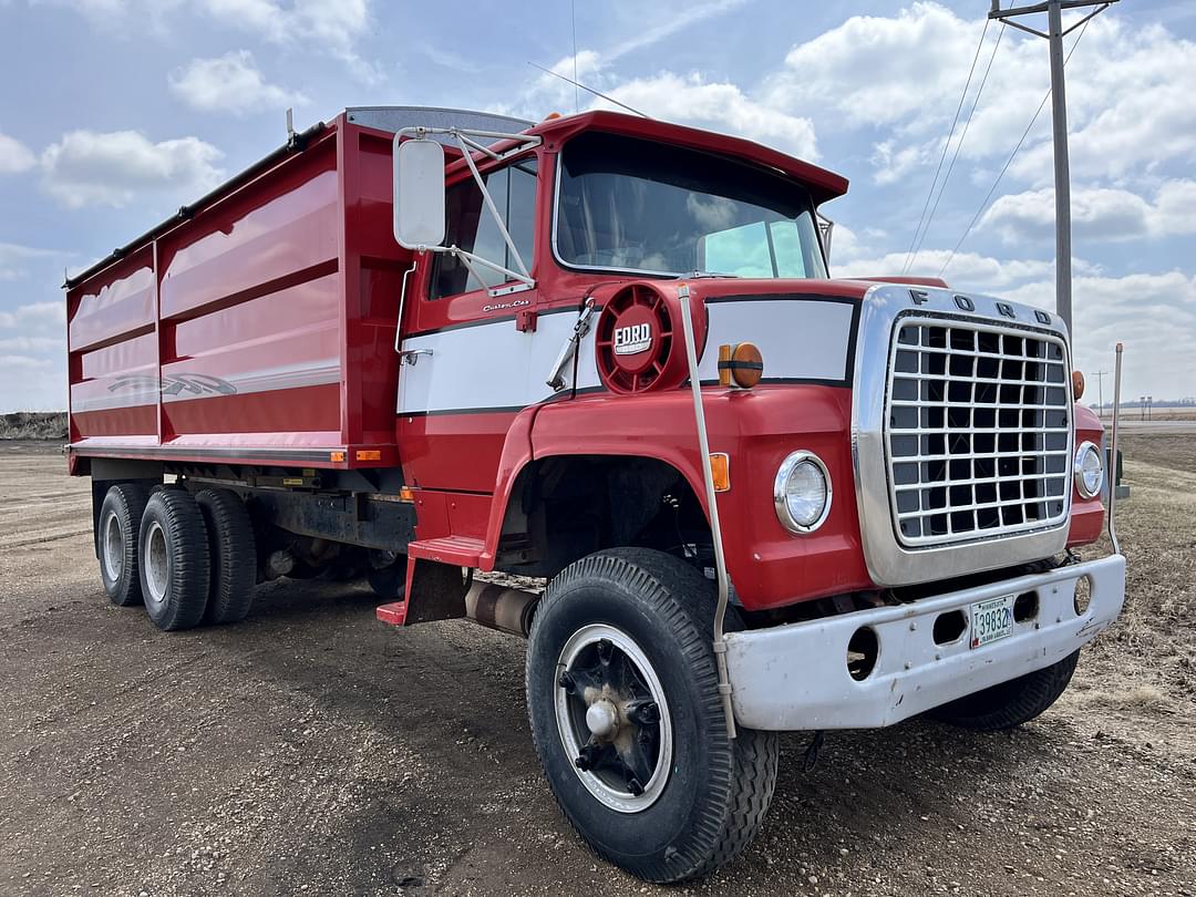 Image of Ford 880 Primary image