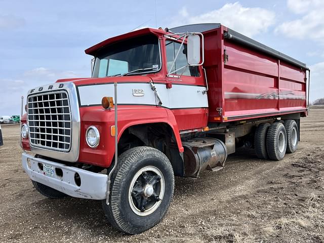 Image of Ford 880 equipment image 1