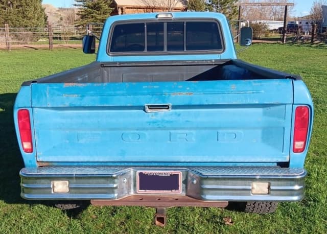 Image of Ford F-350 equipment image 3