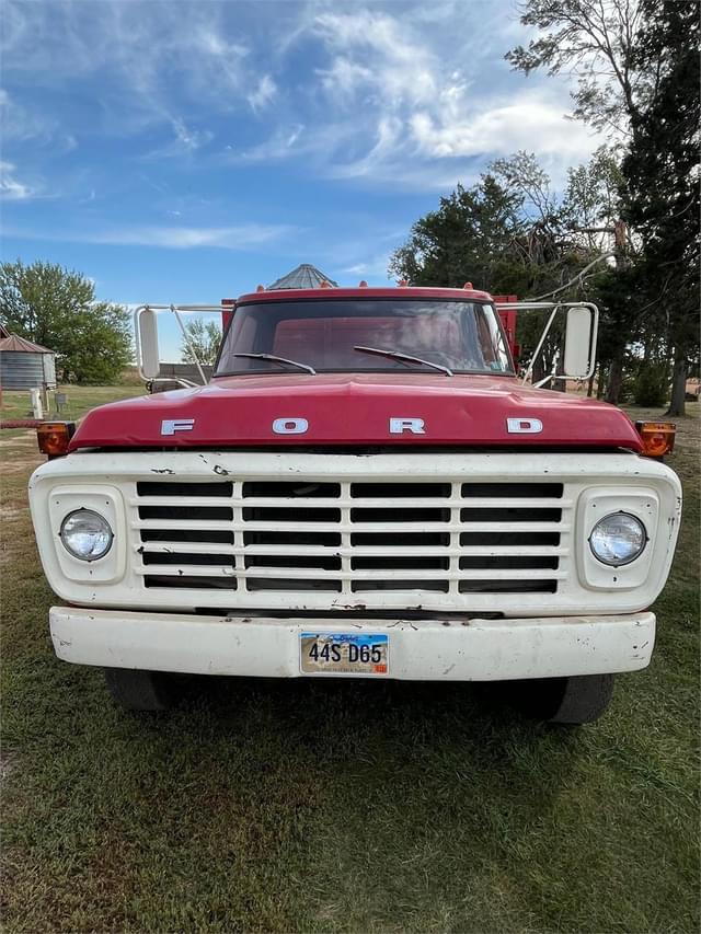 Image of Ford F-500 equipment image 3