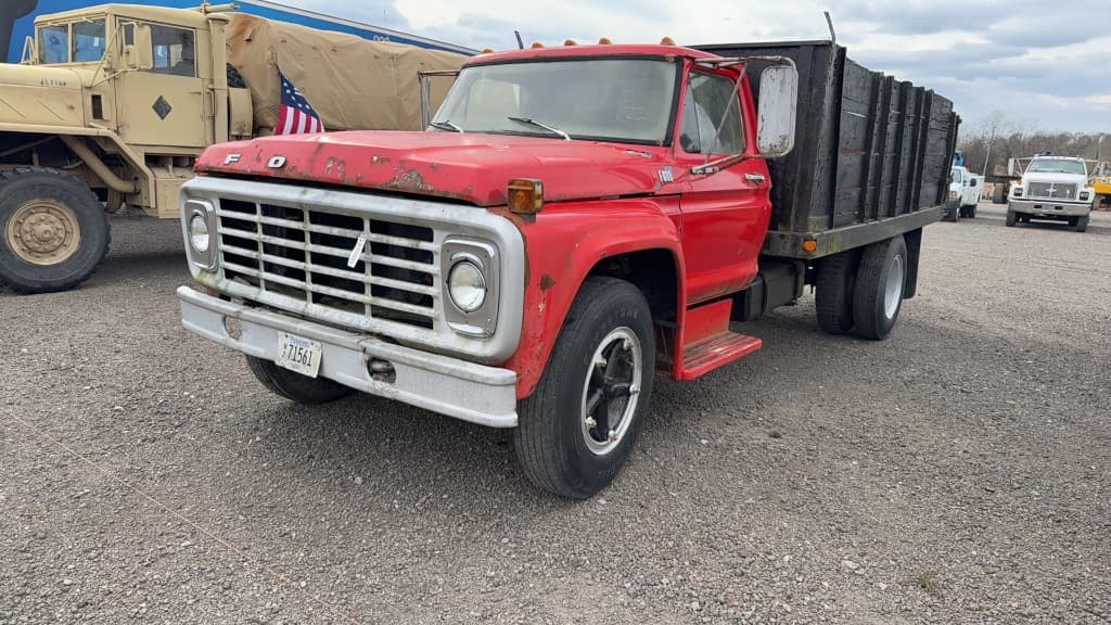 Image of Ford F-600 Primary image