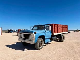 1975 Ford F-600 Equipment Image0