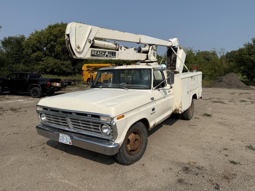 Image of Ford F-350 Primary image