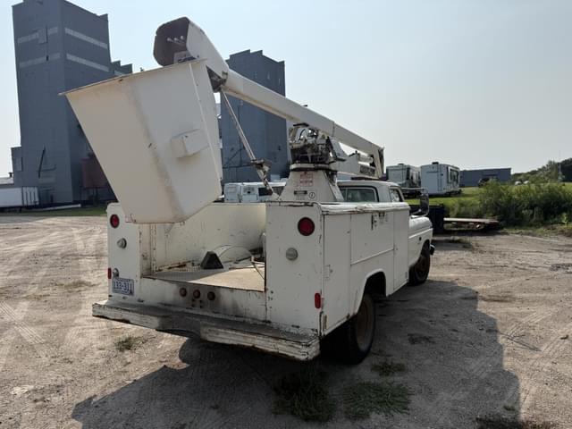 Image of Ford F-350 equipment image 4