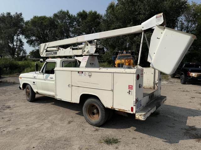Image of Ford F-350 equipment image 2
