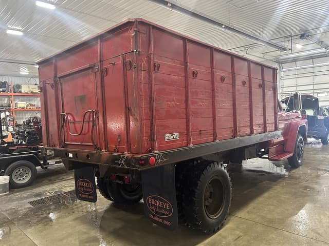 Image of Ford F600 equipment image 3