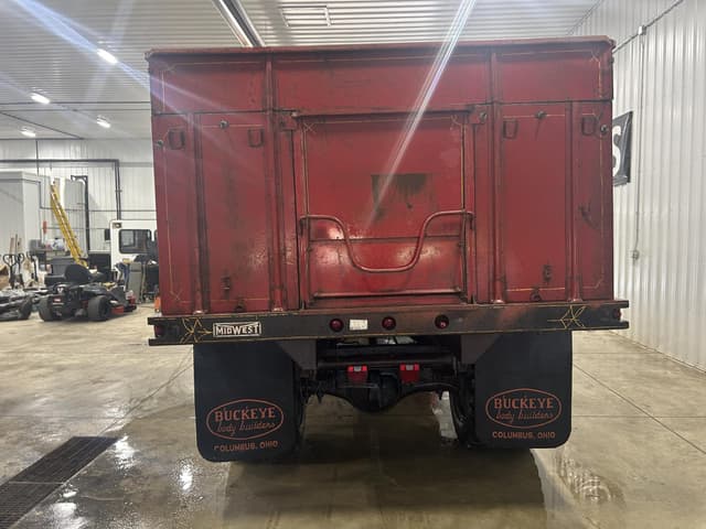 Image of Ford F600 equipment image 4