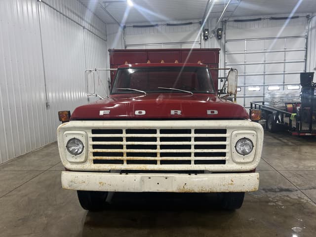 Image of Ford F600 equipment image 1