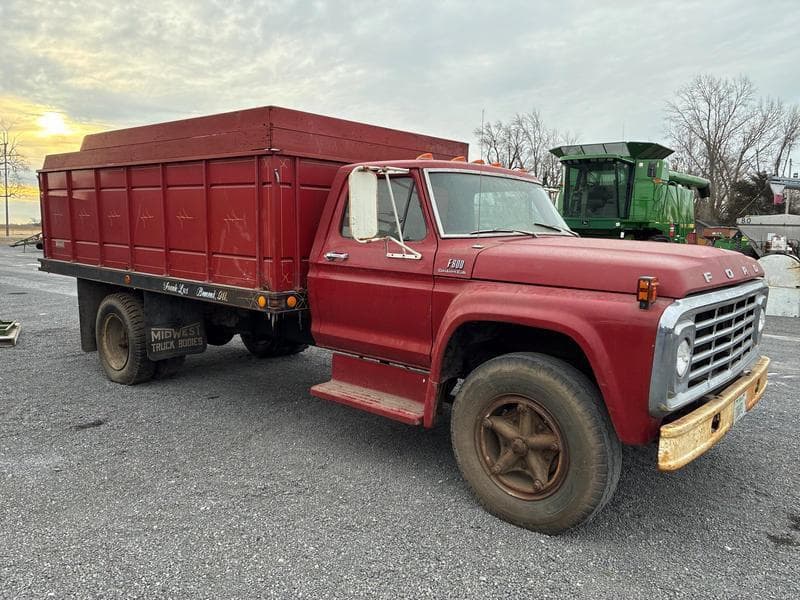 Image of Ford F-600 Primary image
