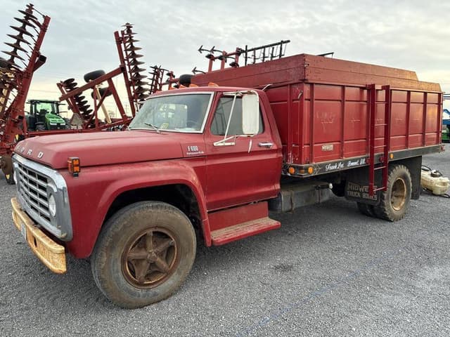 Image of Ford F-600 equipment image 2