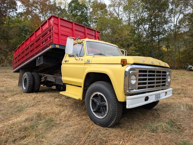 Image of Ford F-600 equipment image 2