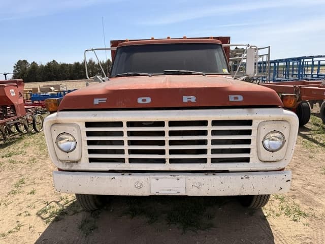 Image of Ford F-600 equipment image 3