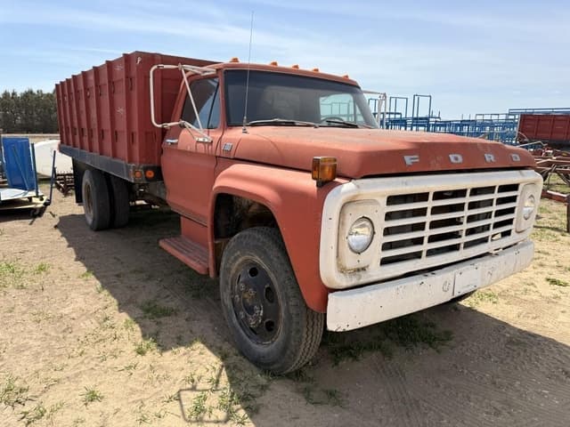 Image of Ford F-600 equipment image 2