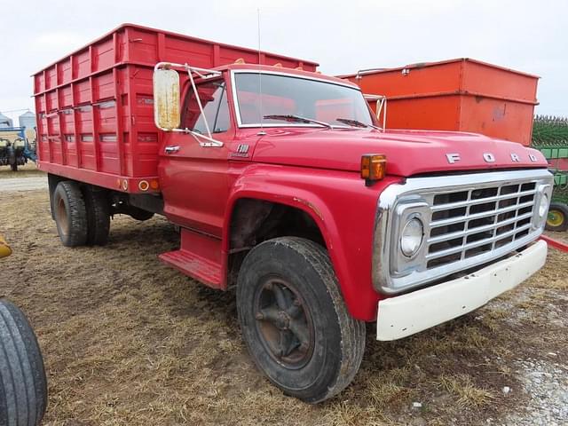 Image of Ford F-600 equipment image 1