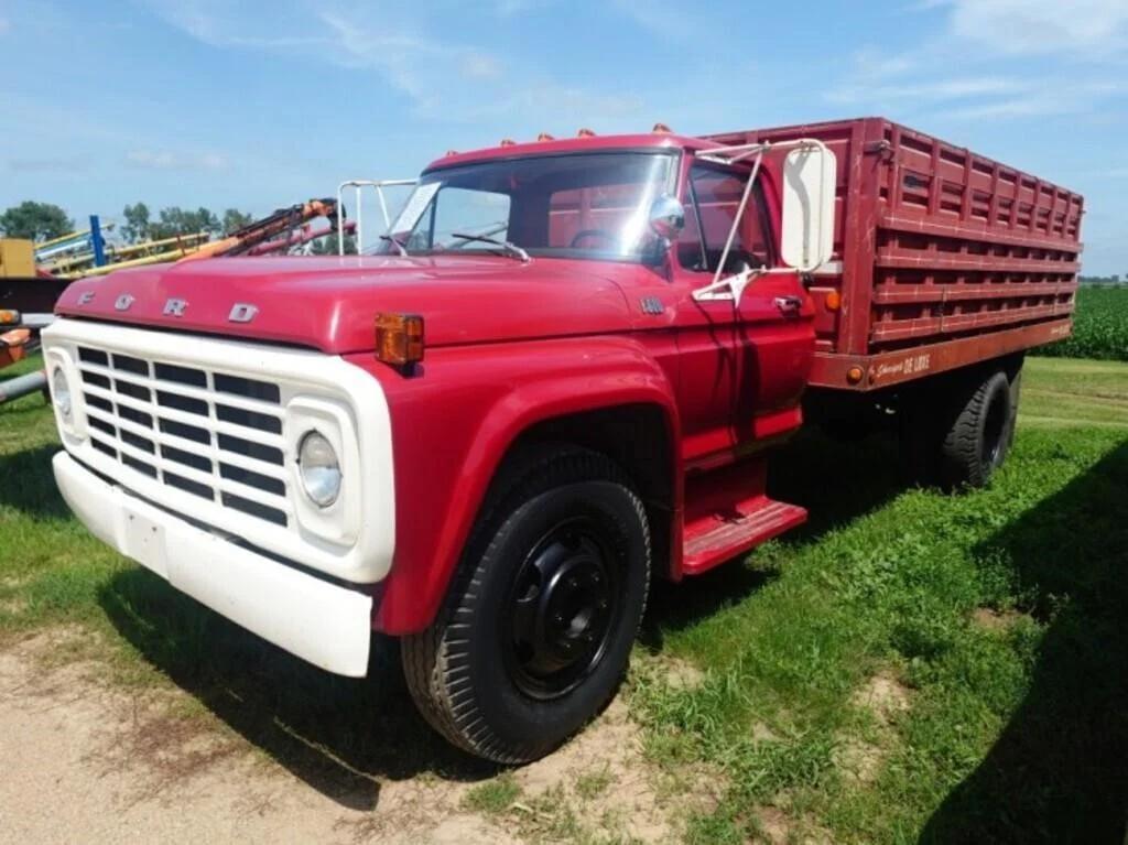 Image of Ford F-600 Primary image